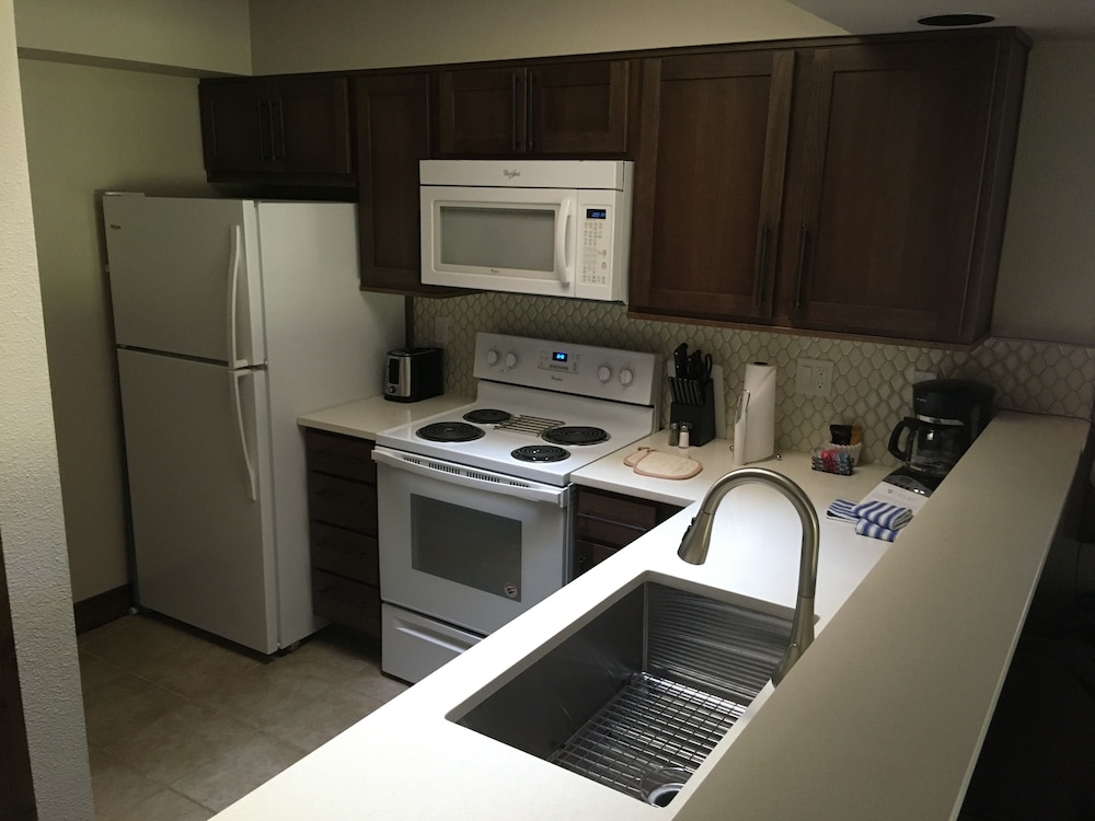 Two Bedroom Loft - Photo 4