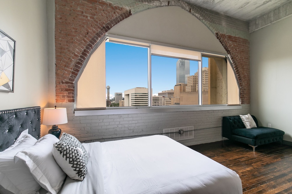 Grand Apartment, 2 Bedrooms, City View, Executive Level photo 2