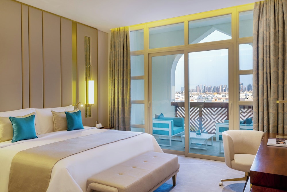 Deluxe Room, 1 King Bed, Balcony - Photo 1