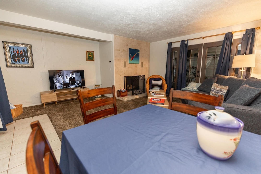Premier Suite, 1 Bedroom, Fireplace photo 3
