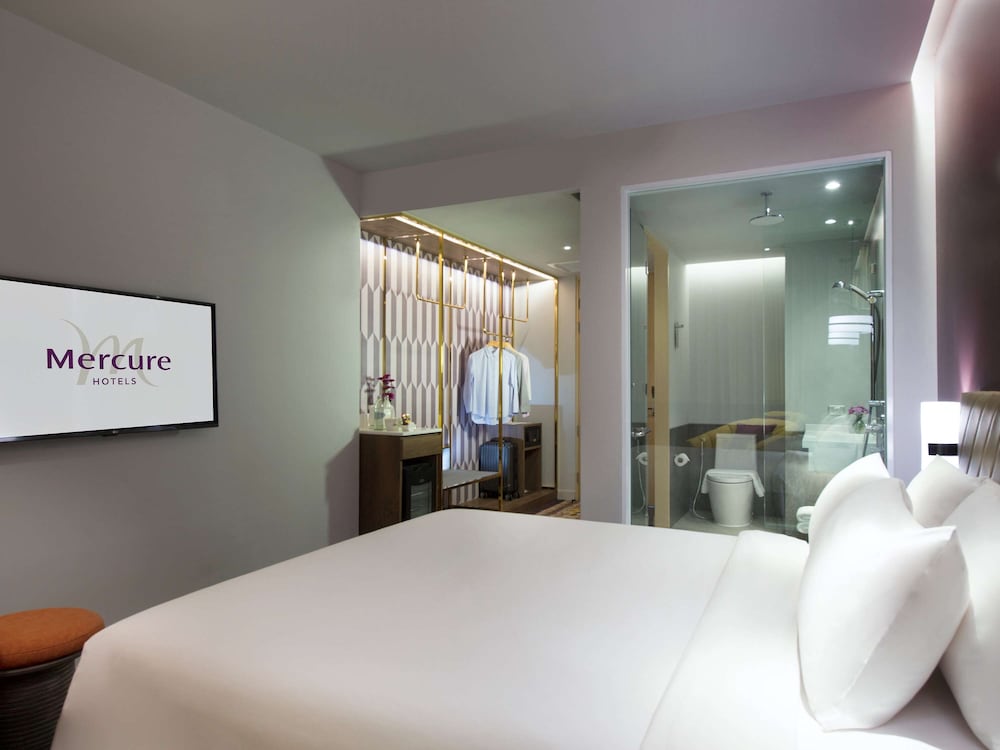 Superior Room, 1 King Bed, City View photo 3