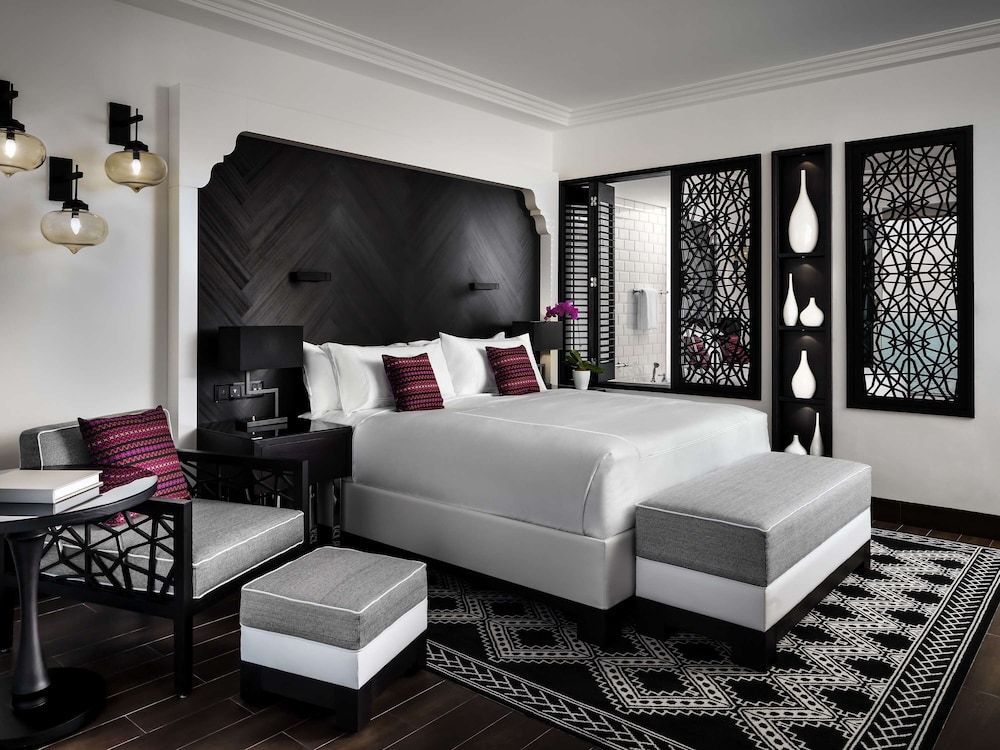Deluxe Room, 1 King Bed, Ocean View