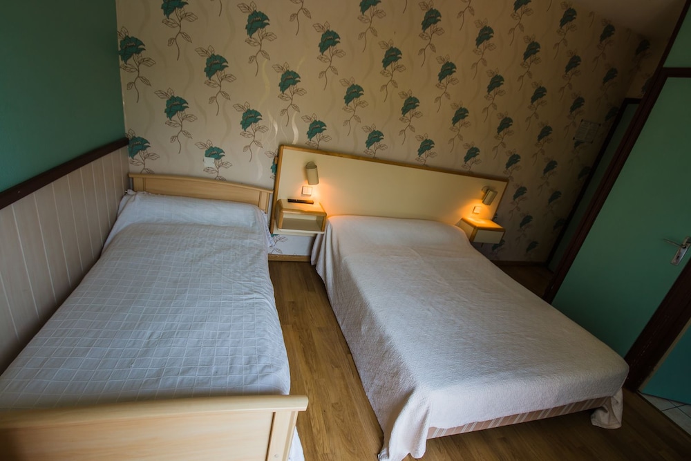 Standard Triple Room - Photo 6