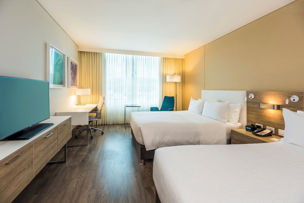 Standard Room, 2 Double Beds (High Floor)