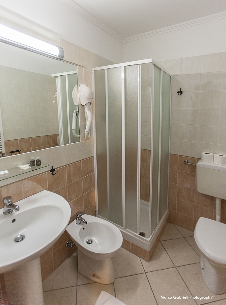 Basic Single Room photo 3