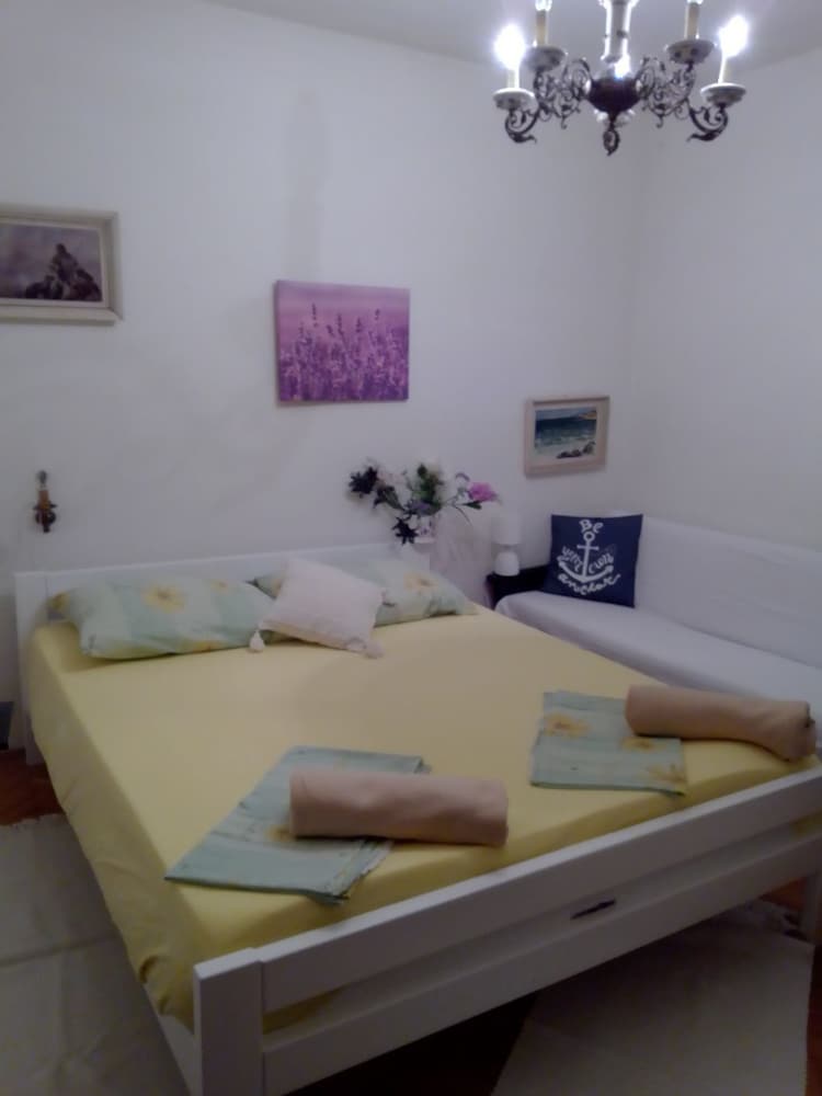 Apartment (A1)