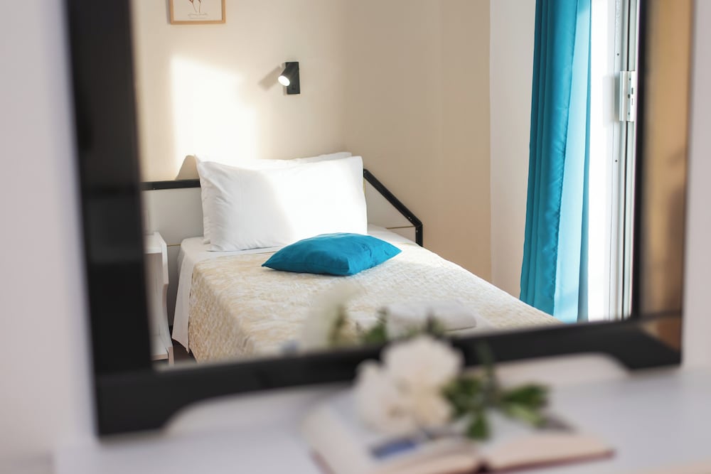Double or Twin Room, Balcony, Courtyard View photo 2