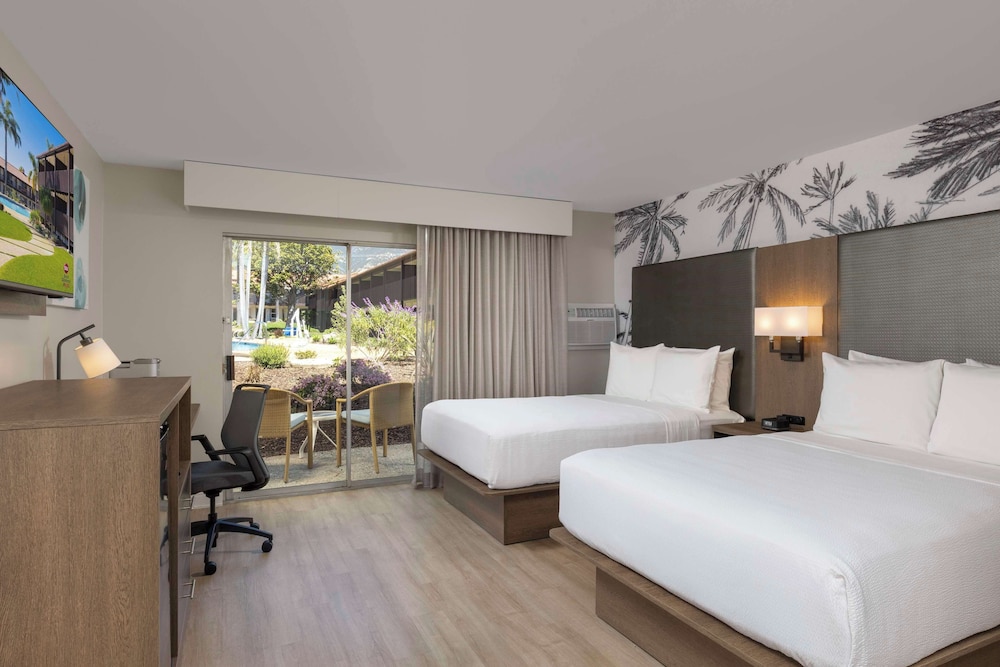 Standard Room, 2 Double Beds, Non Smoking - Photo 4