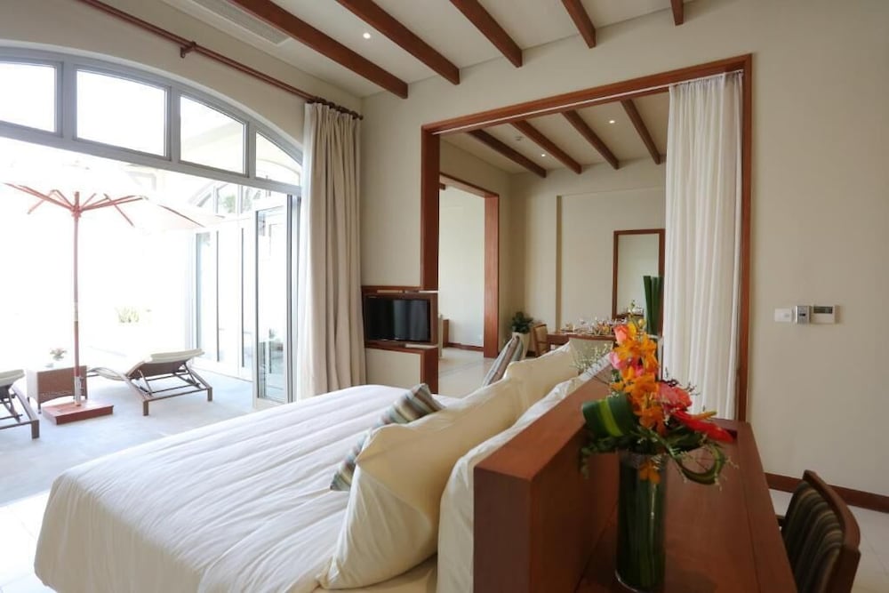 Pool Suite