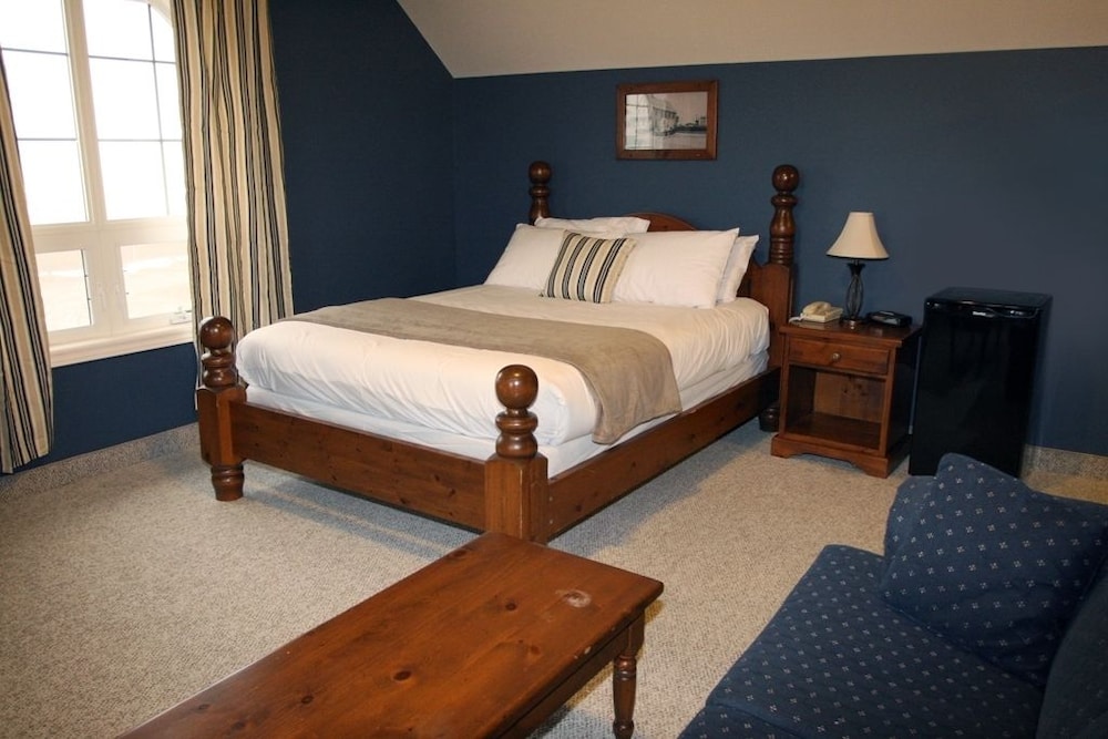 Standard Room, 1 Queen Bed