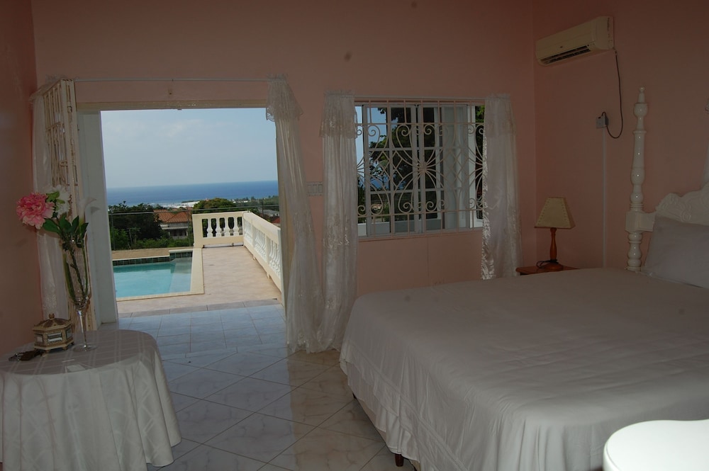 Room, 1 King Bed, Pool View