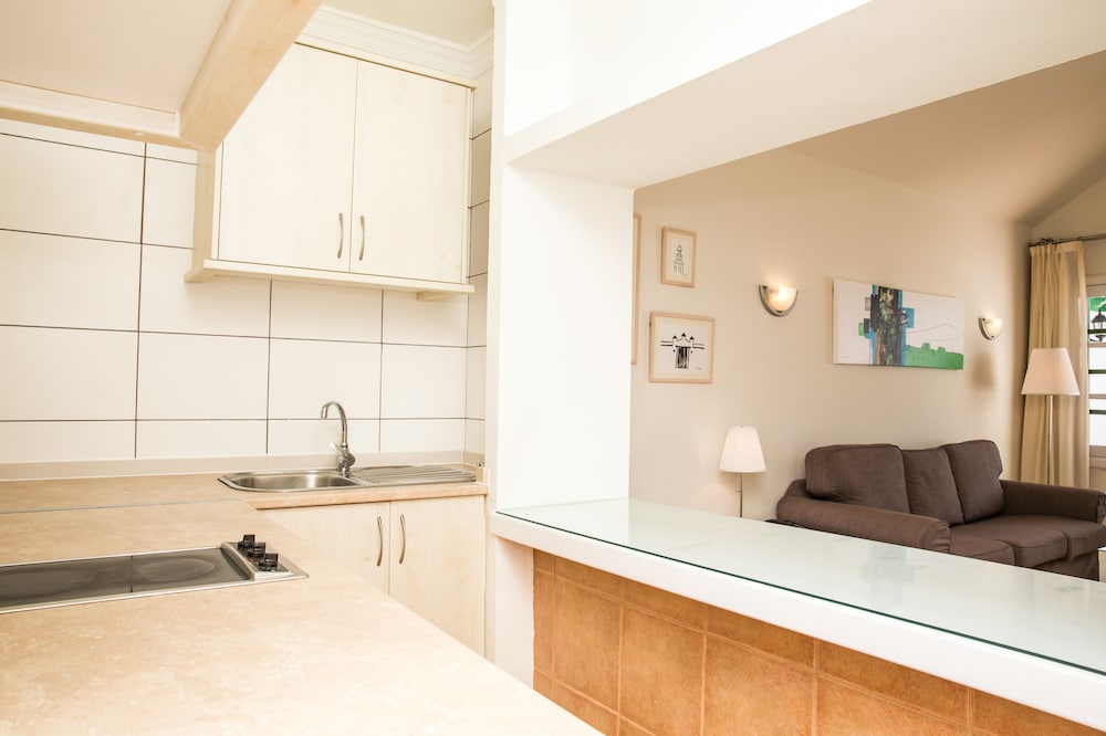 Apartment, 2 Bedrooms, Terrace - Photo 7