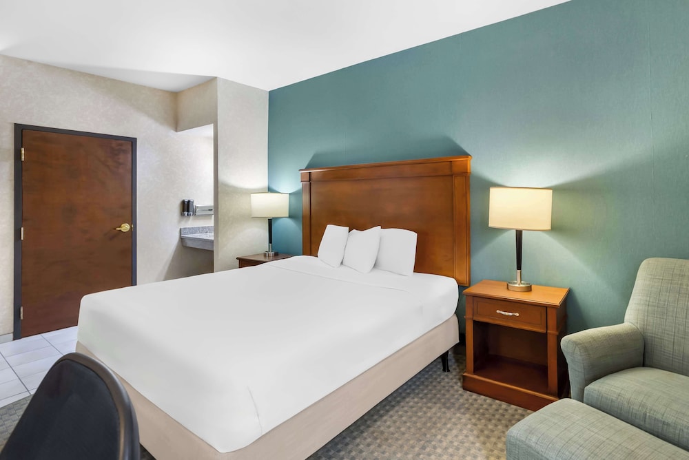 Room, 2 Queen Beds - Photo 3