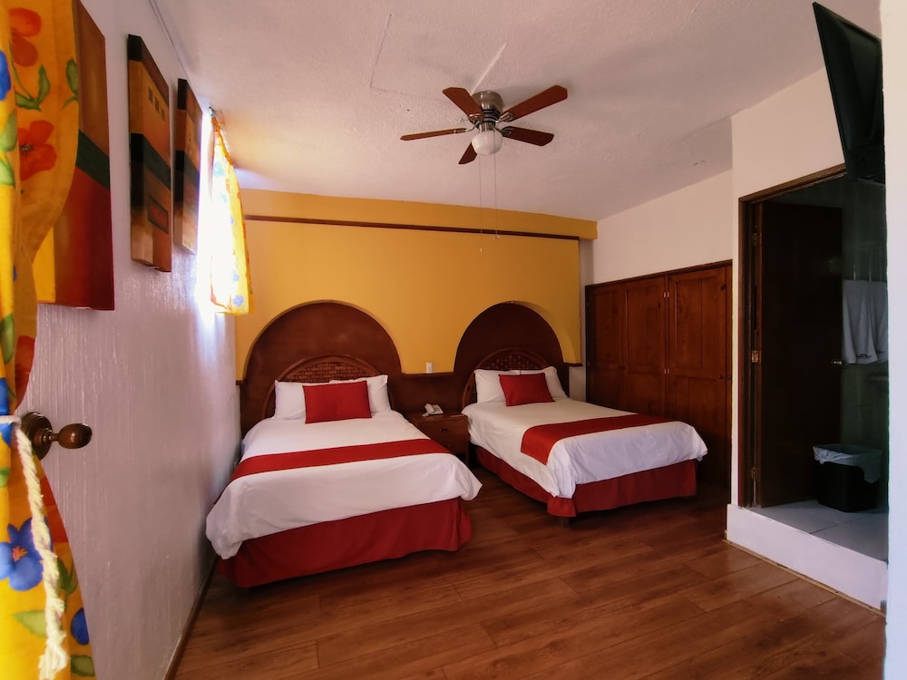 Standard Room, 2 Double Beds photo 1
