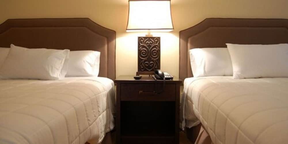 Standard Room, 2 Queen Beds, Non Smoking, Refrigerator