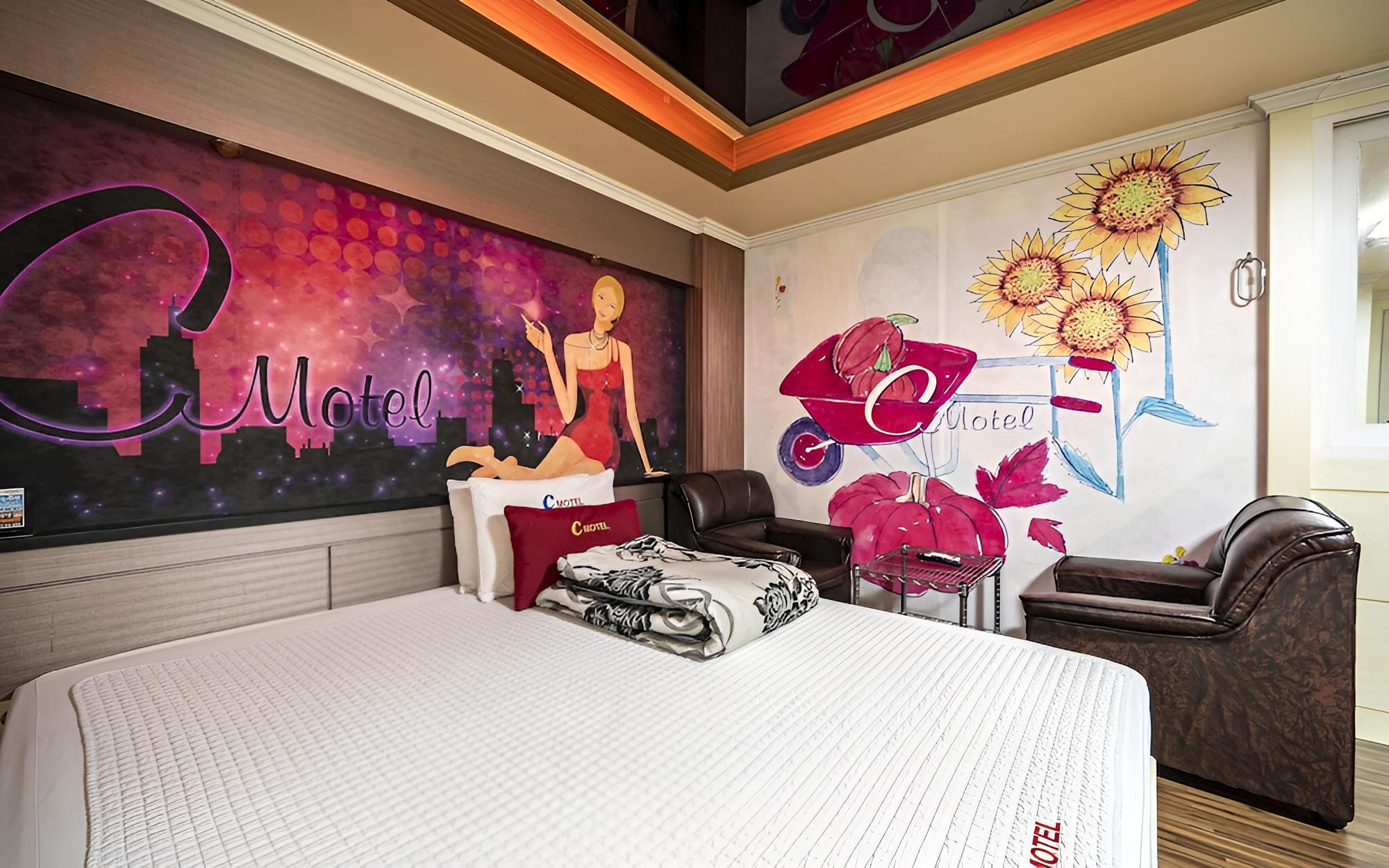 Room (VIP (Spacious room / No bicycles allo) photo 3