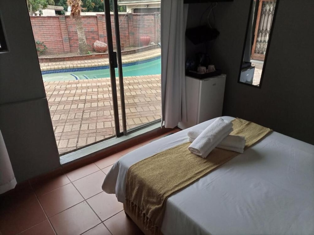 Standard Double Room - Photo 1