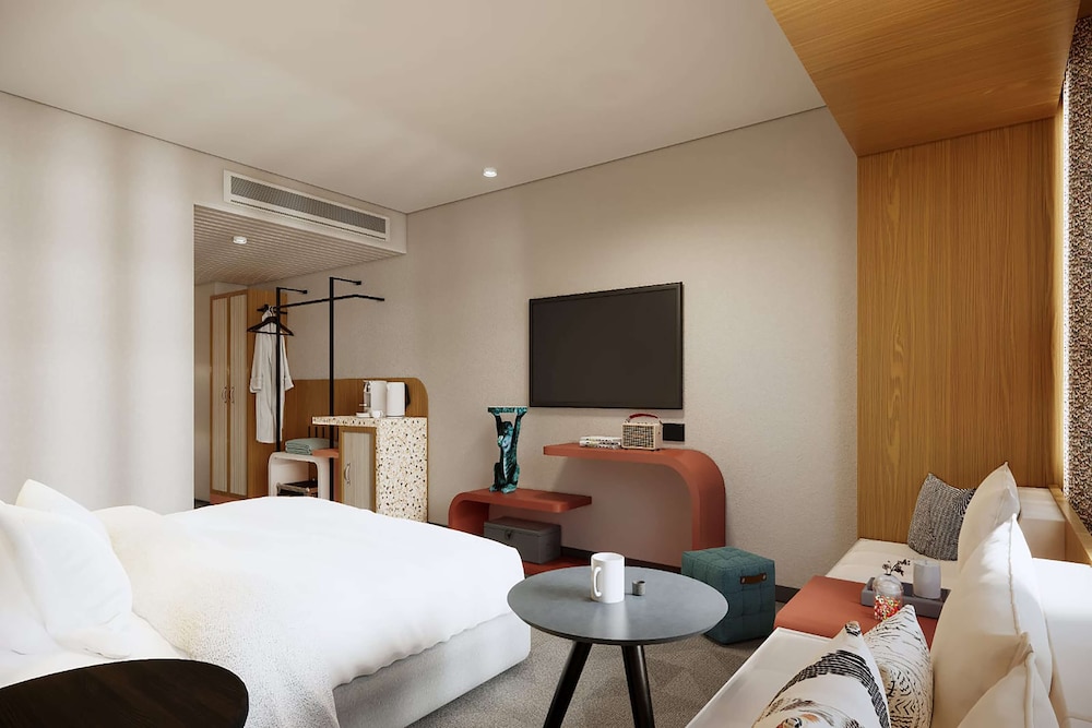 Suite, 1 King Bed, Balcony (Loft) photo 2
