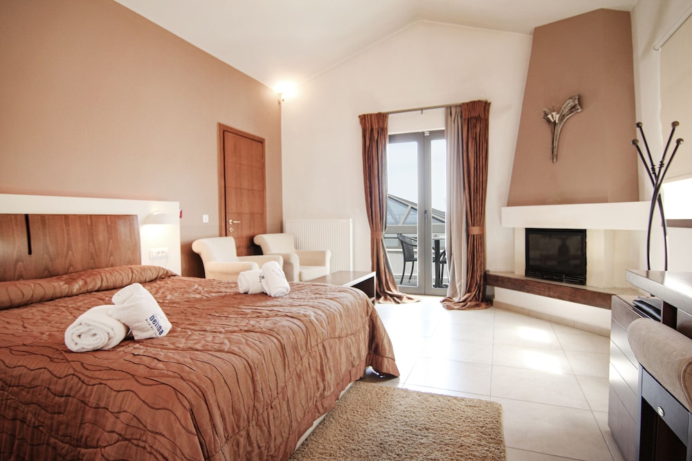 Superior Room, Land View