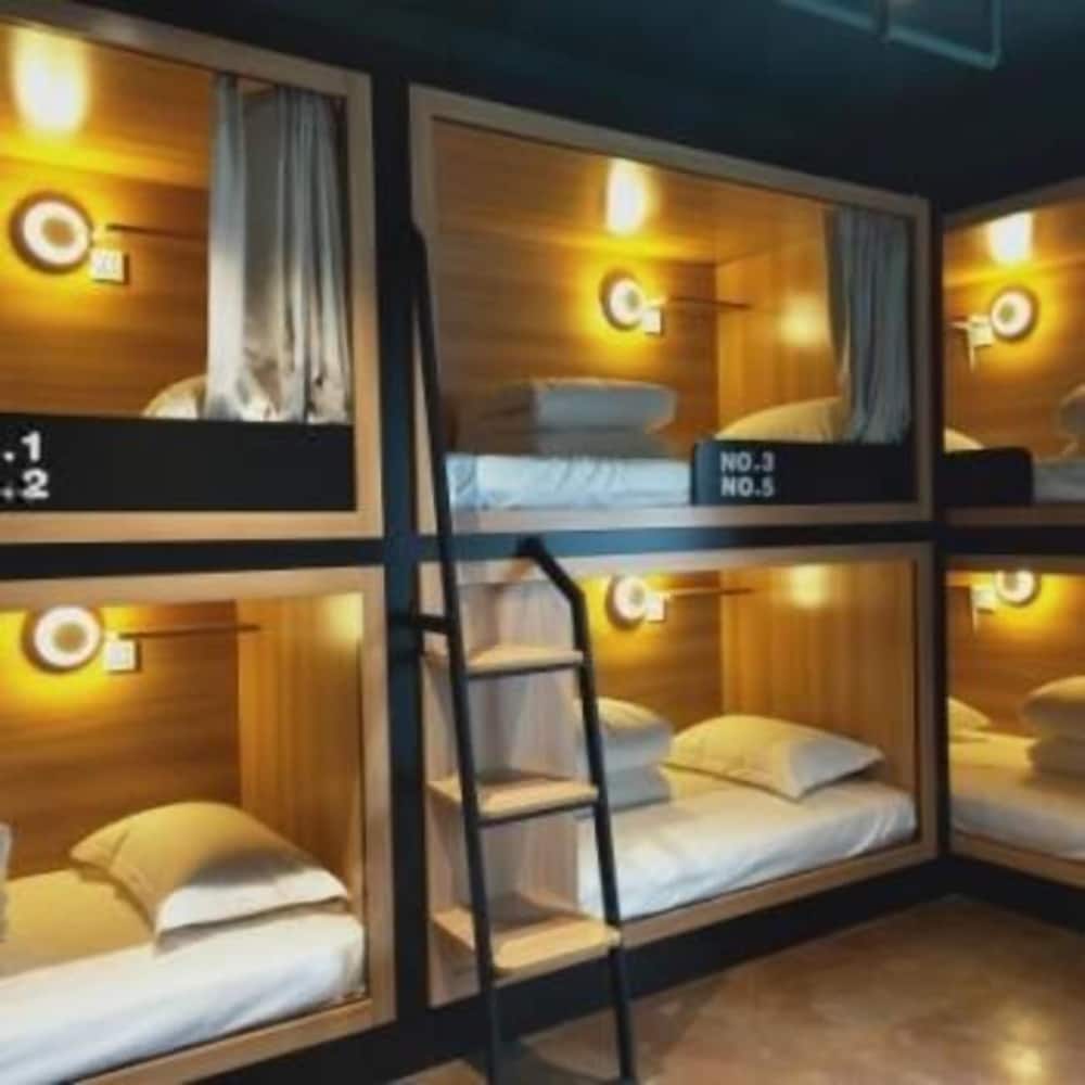 Six people Shared Dormitory -Man only photo 3