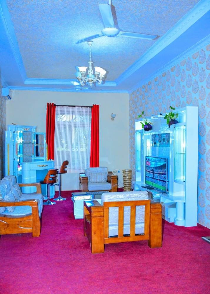 Family Suite, 2 Bedrooms, Non Smoking, Garden View photo 2