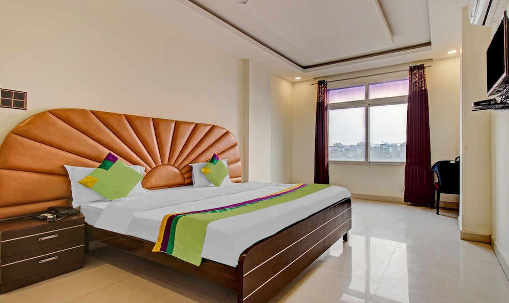 Deluxe Room - Photo 1