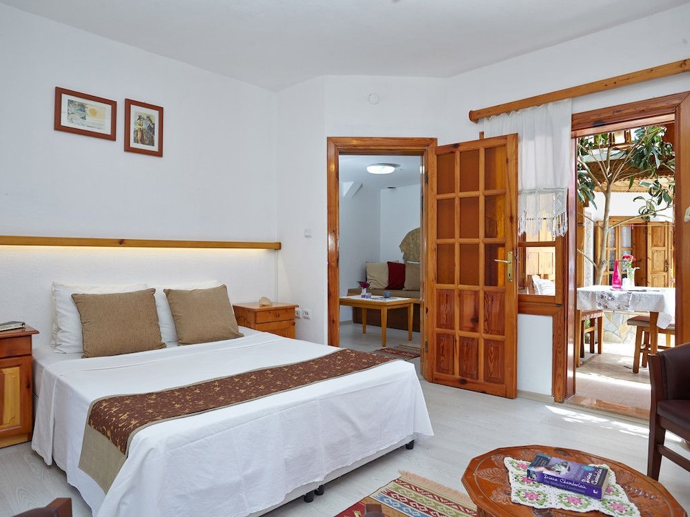 Apartment, 2 Bedrooms, Ground Floor photo 1