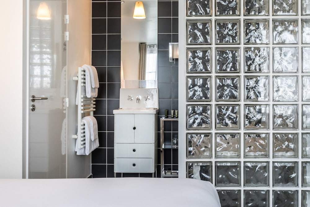 Standard Double or Twin Room photo 3