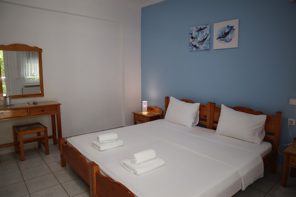 Standard Double or Twin Room - Photo 6