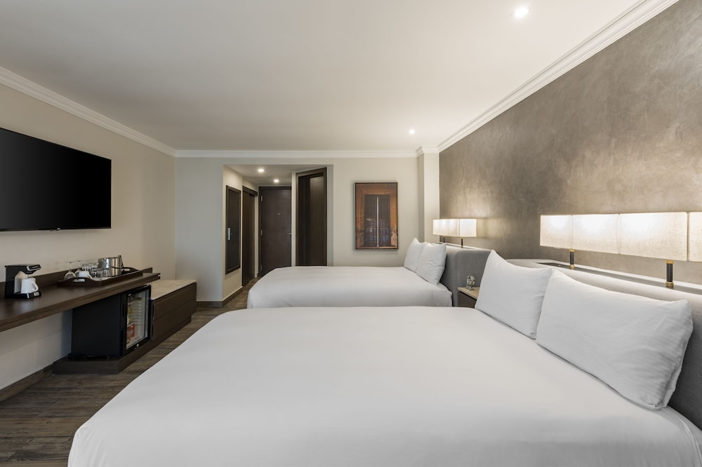 Room, 2 Double Beds (High Floor) - Photo 1