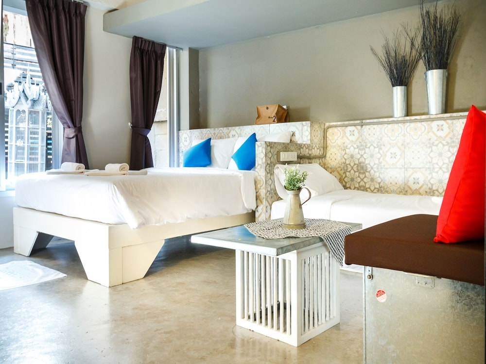 Family room photo 1