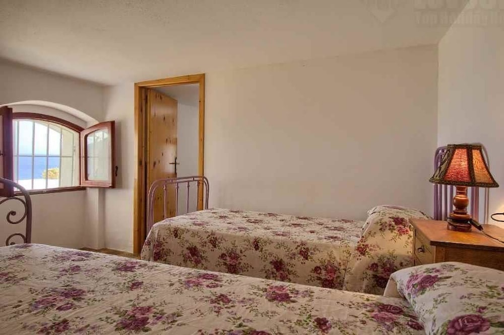 Apartment (2 Bedrooms)