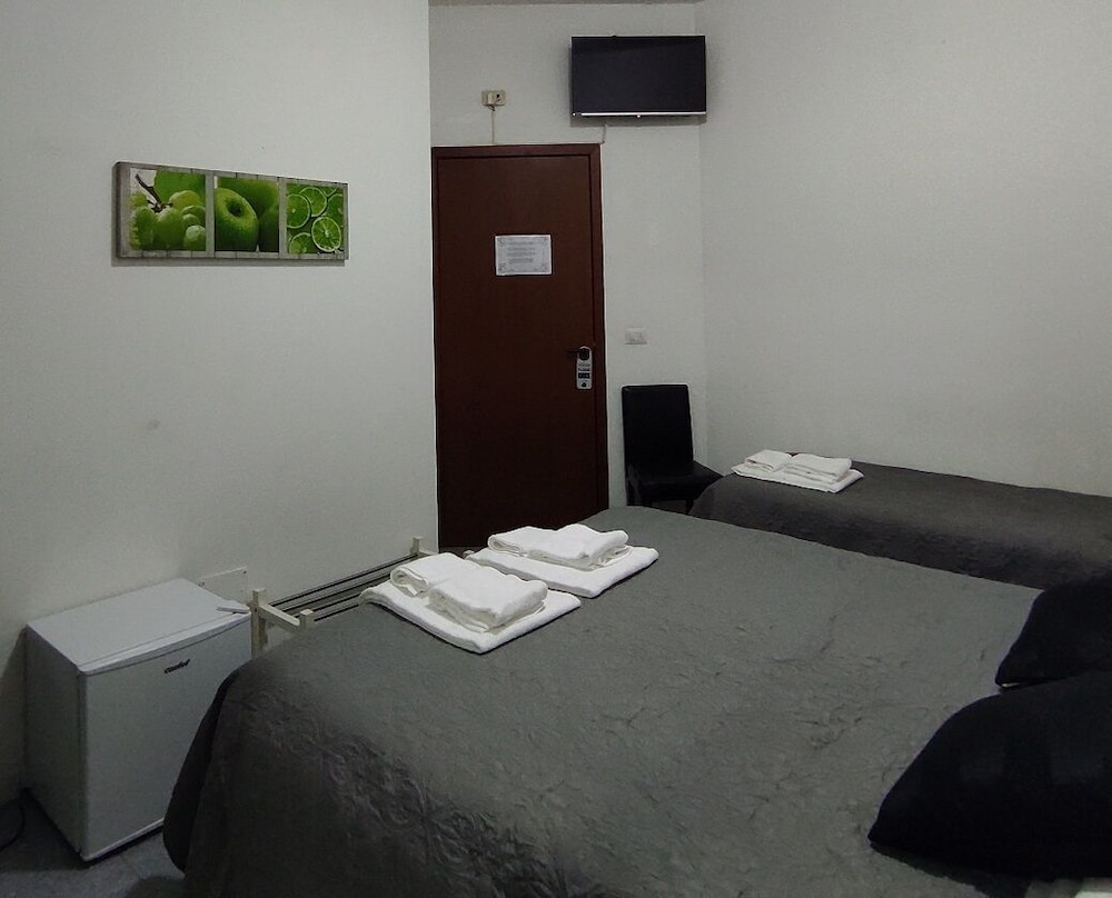 Basic Triple Room, 1 Bedroom - Photo 3