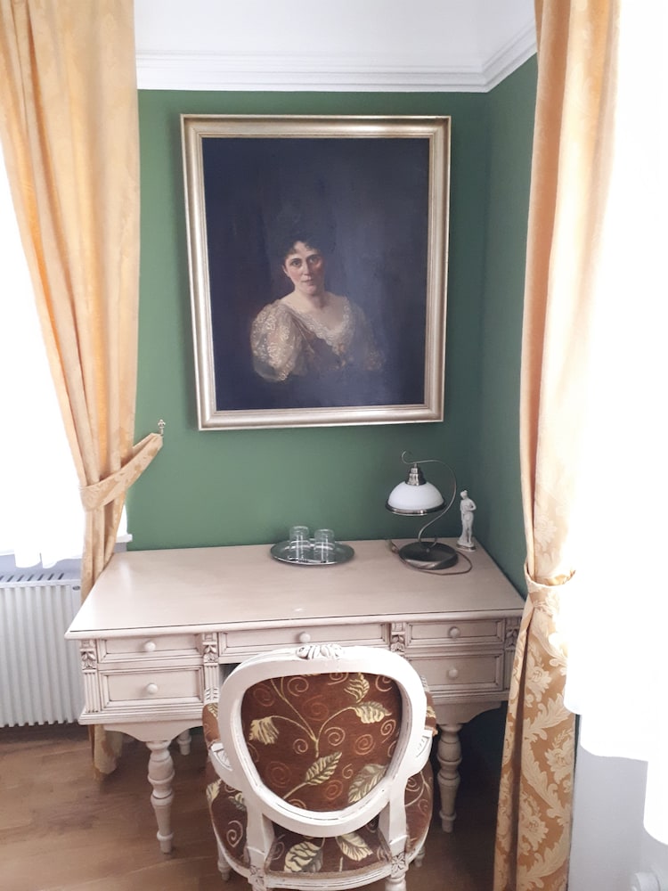Double or Twin Room, Ensuite photo 2