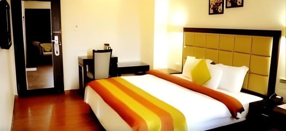Standard Double Room, City View