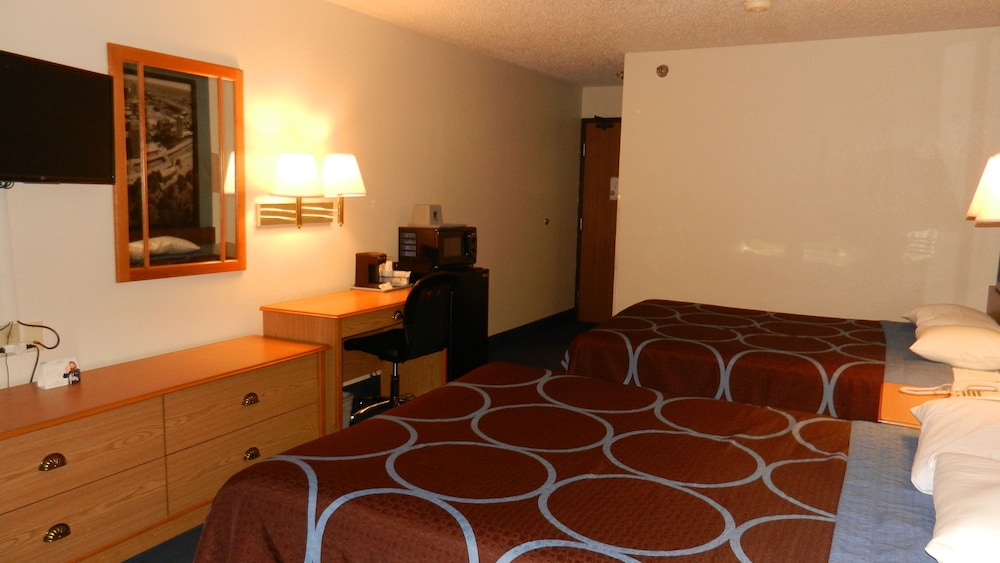 Standard Room, 2 Queen Beds photo 3