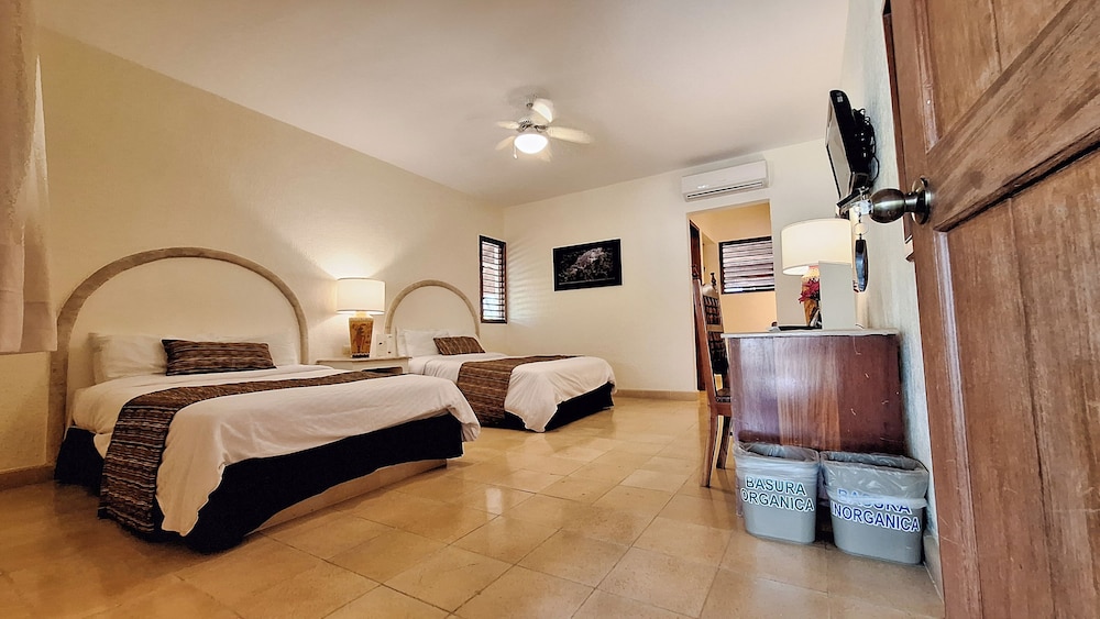 Standard Double Room, 2 Double Beds - Photo 7