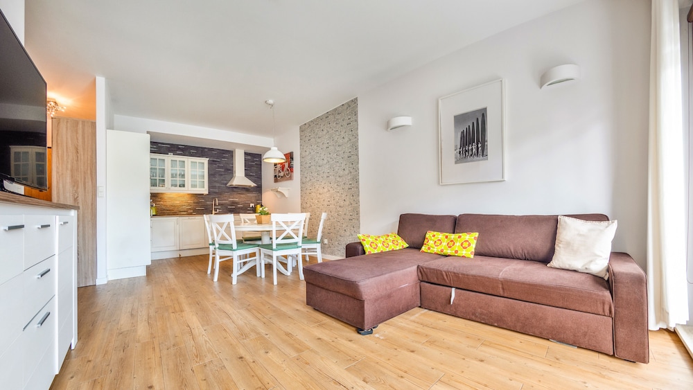 Apartment (C 49)