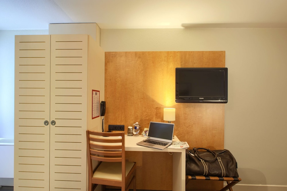 Standard Room, Multiple Beds photo 1