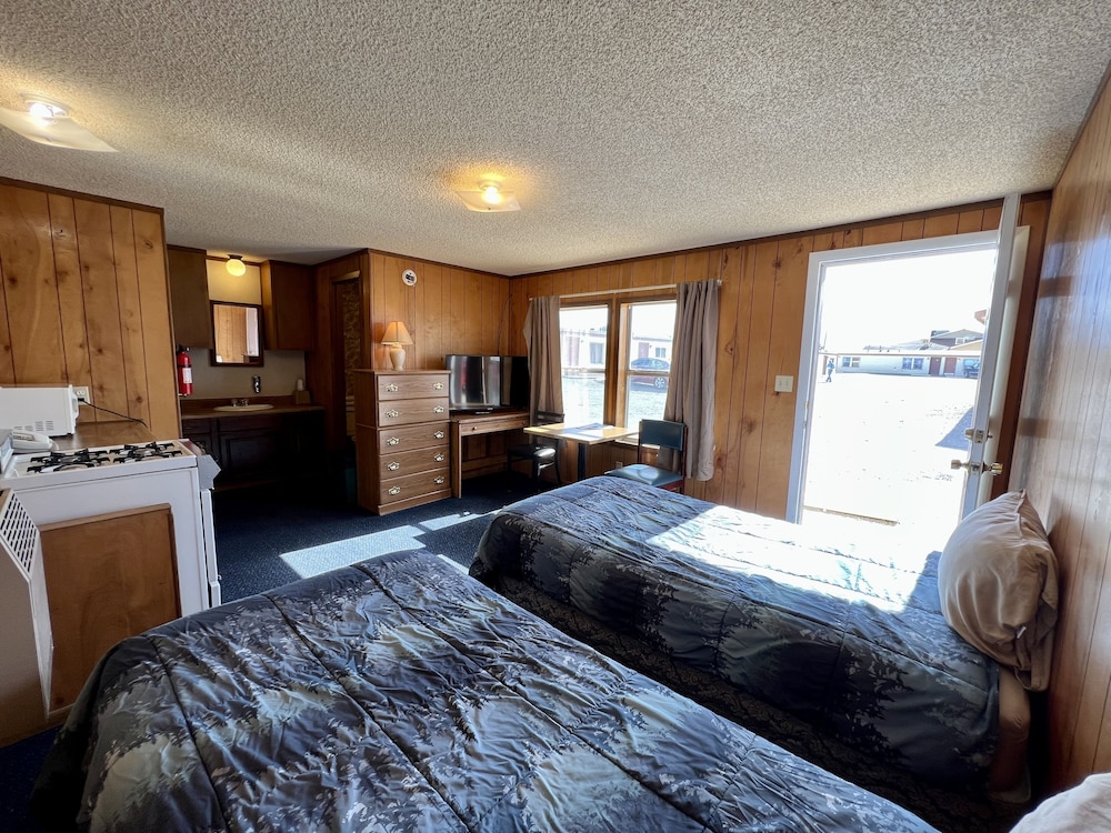Deluxe Studio Suite