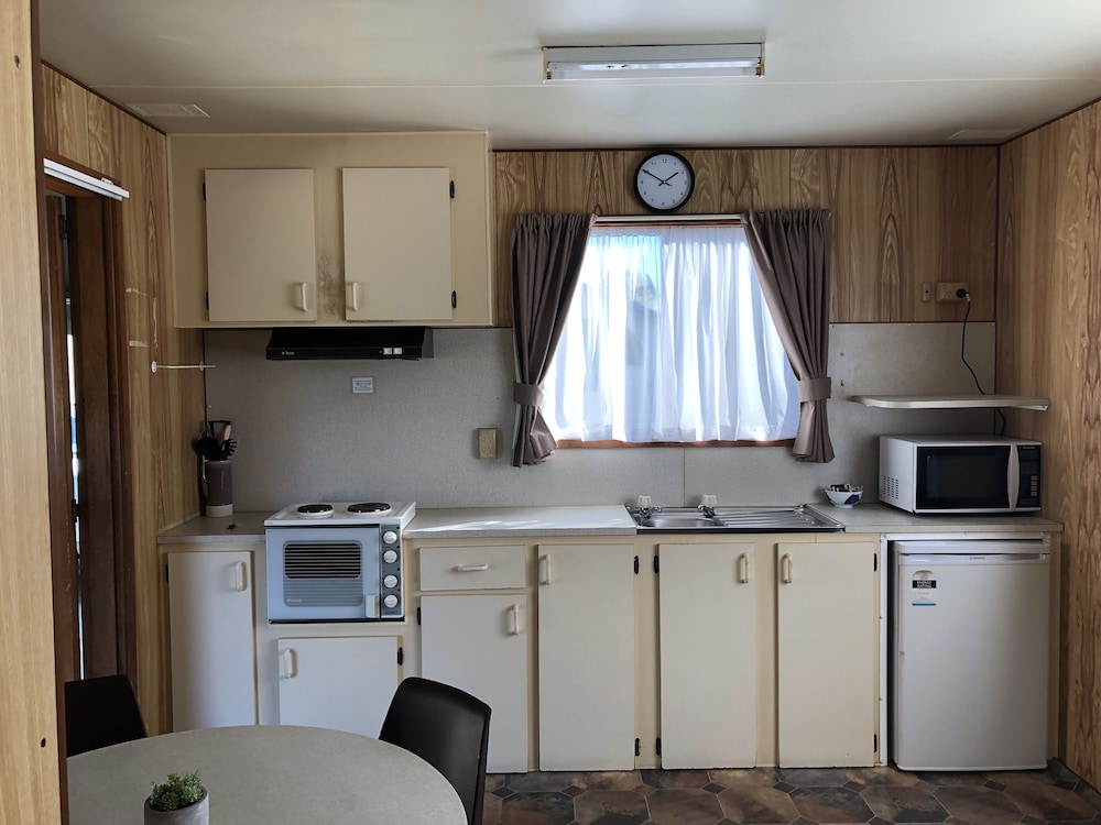 Basic Apartment photo 3