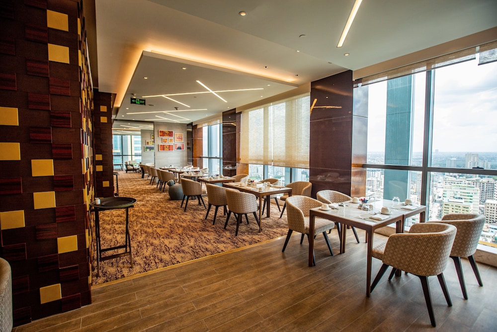 Spacious Sea View or City View Room With Lounge Access - King Bed - Photo 6