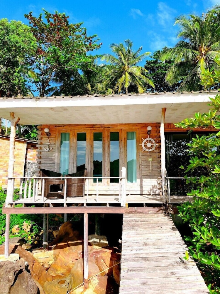 Bungalow sea view with bathtub photo 1