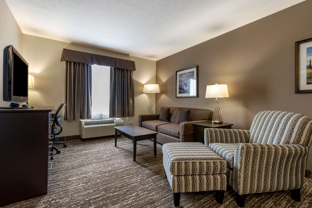 Suite, 1 King Bed, Non Smoking, Jetted Tub (with Sofabed) - Photo 2