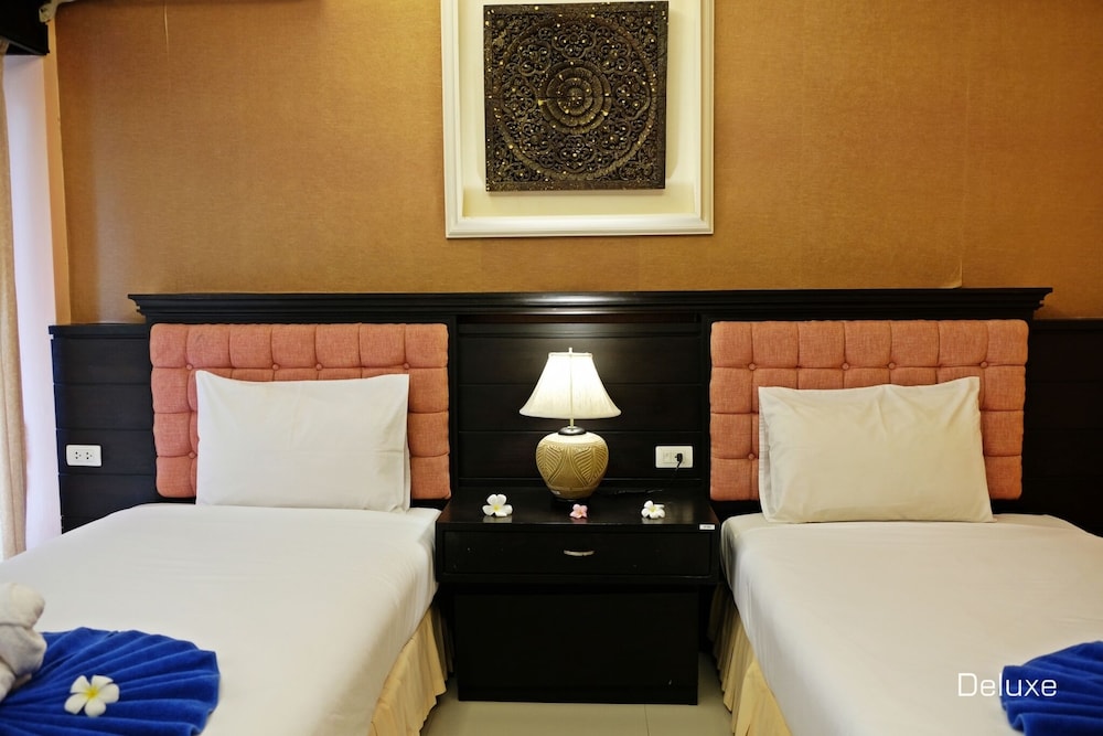 Deluxe Room - Photo 6