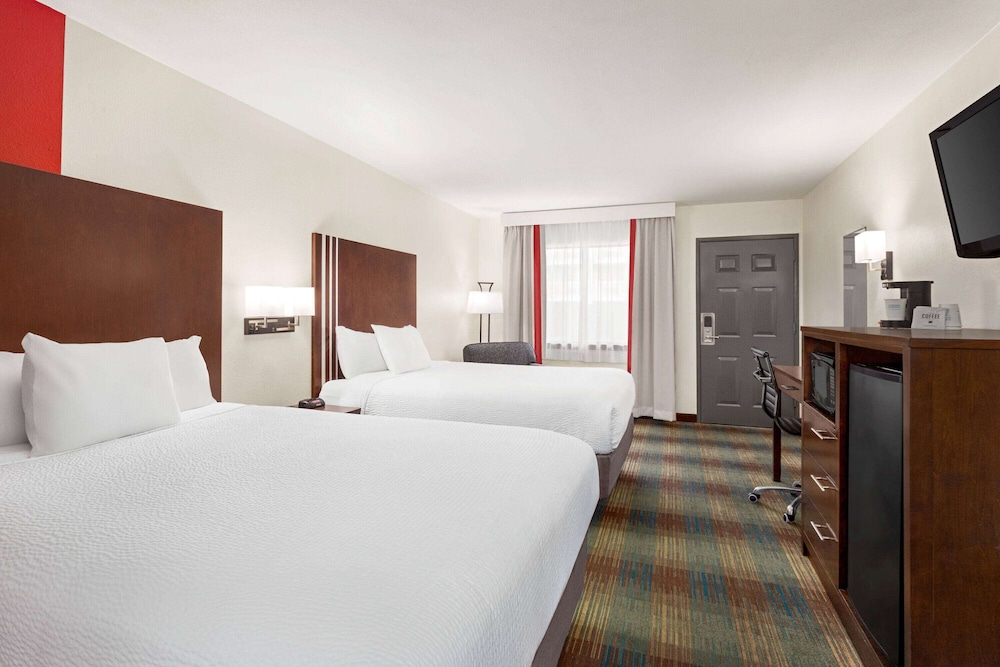 Deluxe Room, 2 Queen Beds - Photo 5