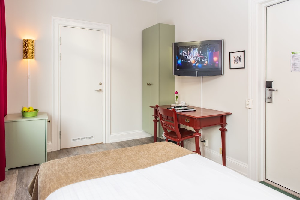 Single Room photo 2