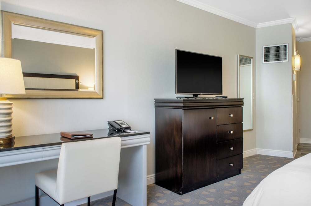 Deluxe Room, 2 Double Beds - Photo 3