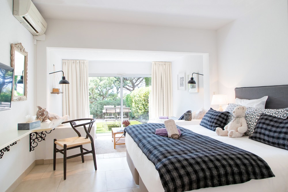 Quadruple Room - Photo 1