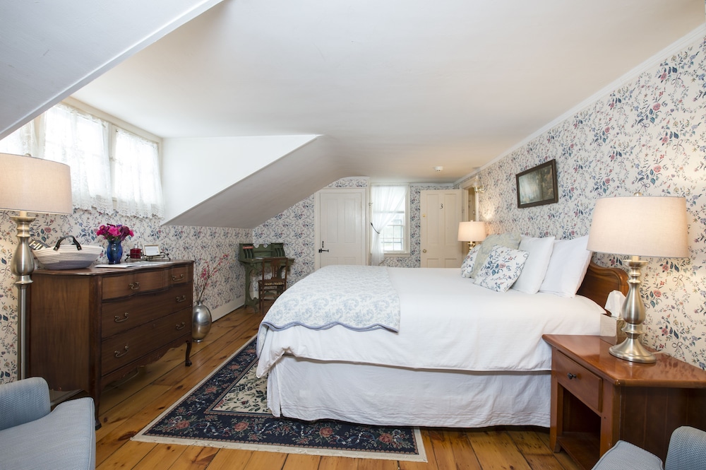 The Goodale Room, 1 King Bed photo 1